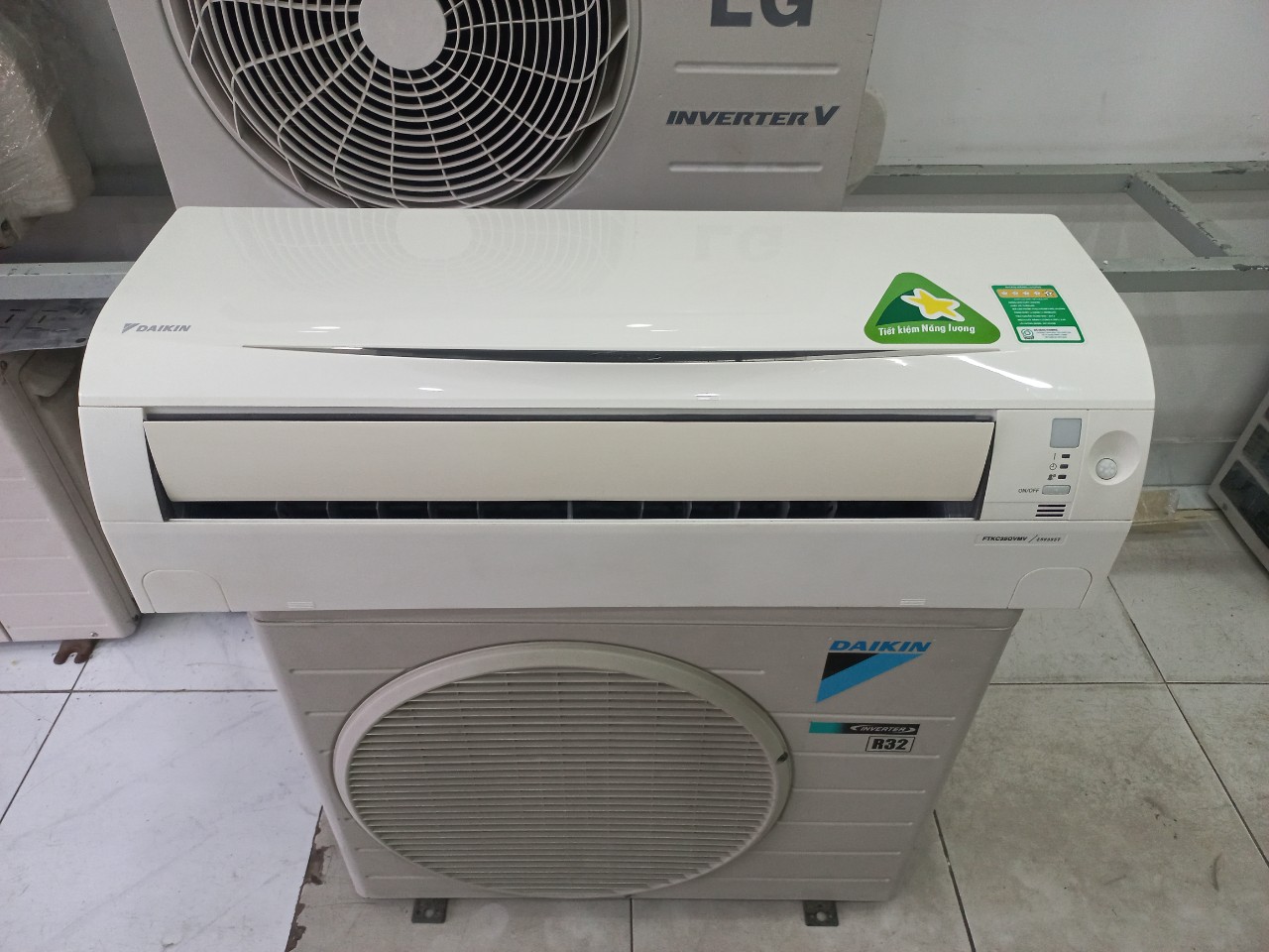 Máy lanh Daikin 1.5hp inverter  Bao lắp đặt