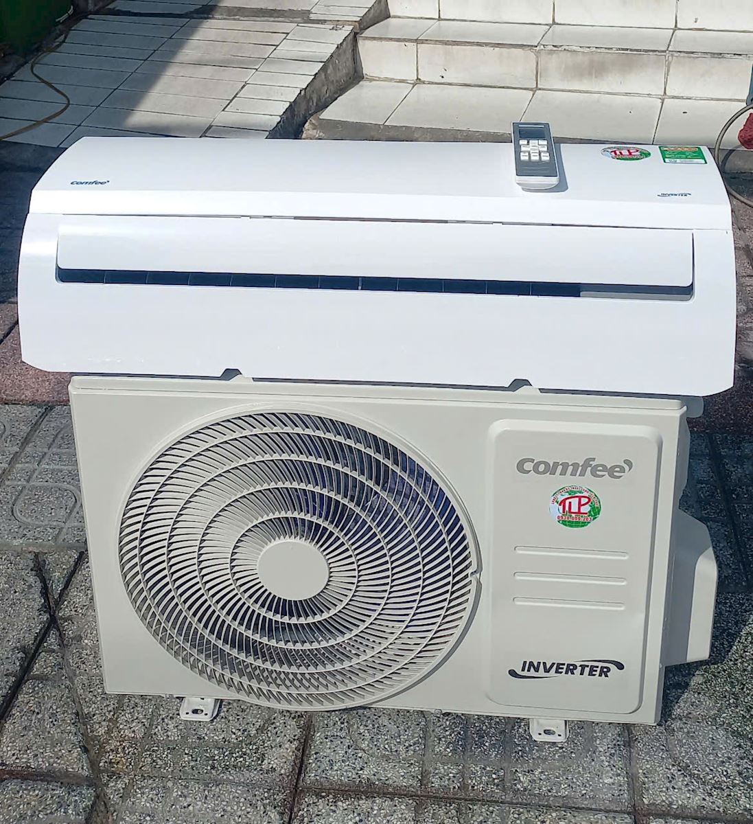 Máy lạnh comfee 1,5hp inveter