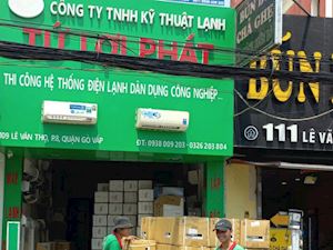 Tứ Lợi Phát nhập hàng